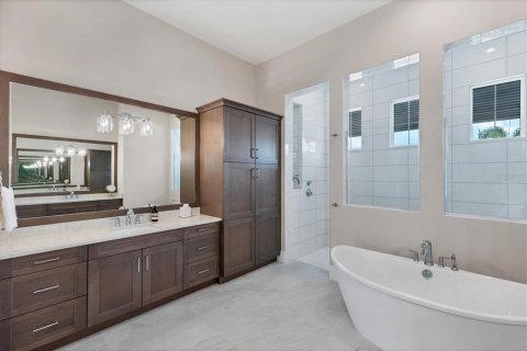 House in Bradenton, Florida 4 bedrooms, 371.61 sq.m. № 1835214 - photo 25