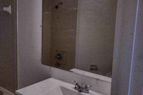 Condo in Oakland Park, Florida, 2 bedrooms  № 1096651 - photo 1