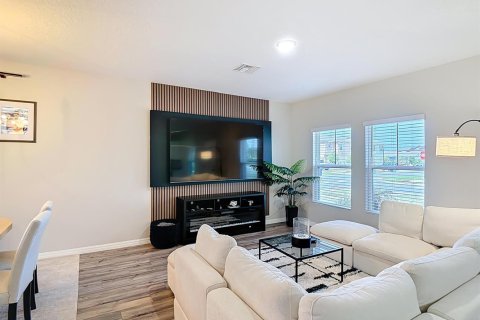 Villa ou maison à louer à Winter Haven, Floride: 4 chambres, 180.42 m2 № 2084584 - photo 10