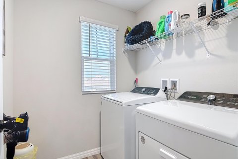 Villa ou maison à louer à Winter Haven, Floride: 4 chambres, 180.42 m2 № 2084584 - photo 29