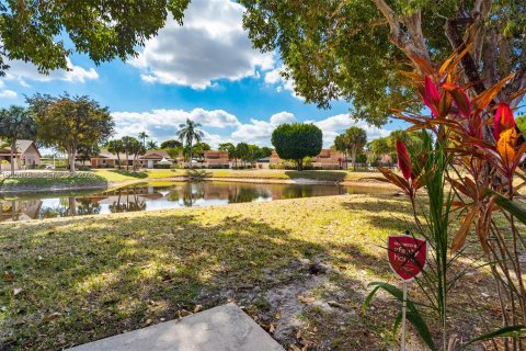 Таунхаус в Гринакрес, Флорида 3 спальни, 123.1м2 № 2027773