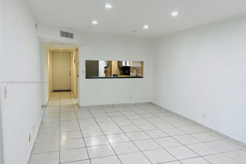 Condo in Tamarac, Florida, 2 bedrooms  № 1865166 - photo 20