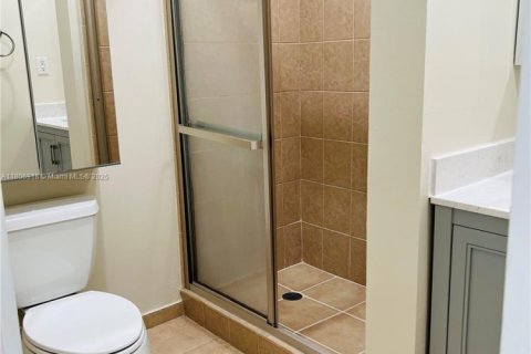 Condo in Tamarac, Florida, 2 bedrooms  № 1865166 - photo 10