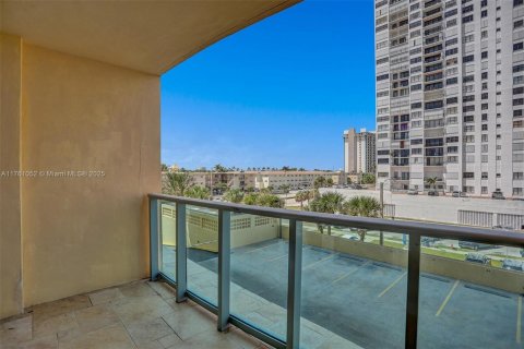 Copropriété à louer à Hollywood, Floride: 1 chambre, 77.57 m2 № 1867652 - photo 21