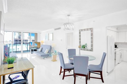 Copropriété à louer à Hollywood, Floride: 1 chambre, 77.57 m2 № 1867652 - photo 6