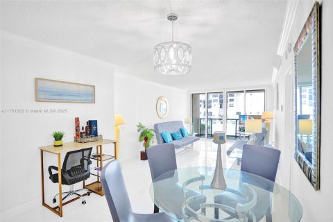 Copropriété à louer à Hollywood, Floride: 1 chambre, 77.57 m2 № 1867652 - photo 7