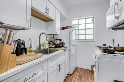 Condominio en venta en Miami Beach, Florida, 37.16 m2 № 1984146 - foto 3