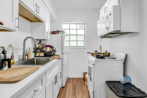 Condominio en venta en Miami Beach, Florida, 37.16 m2 № 1984146 - foto 4