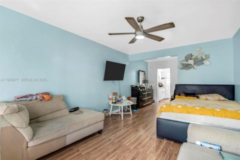 Condominio en venta en Miami Beach, Florida, 37.16 m2 № 1984146 - foto 9