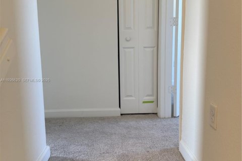 Снять в аренду таунхаус в Хомстед, Флорида 3 спальни, № 1986526 - фото 19