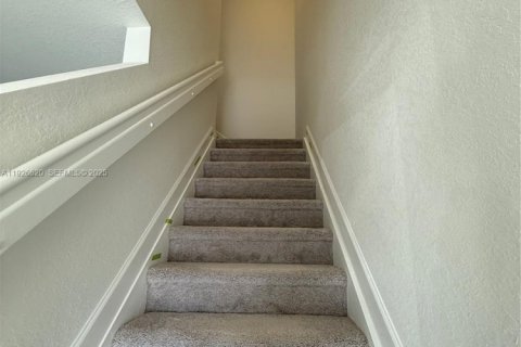 Снять в аренду таунхаус в Хомстед, Флорида 3 спальни, № 1986526 - фото 18