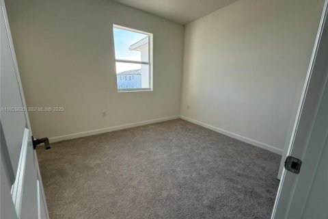 Снять в аренду таунхаус в Хомстед, Флорида 3 спальни, № 1986526 - фото 28