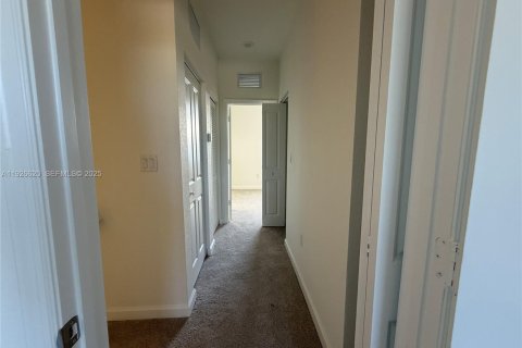 Снять в аренду таунхаус в Хомстед, Флорида 3 спальни, № 1986526 - фото 25