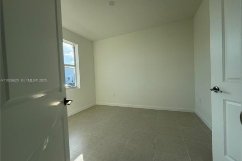 Снять в аренду таунхаус в Хомстед, Флорида 3 спальни, № 1986526 - фото 6