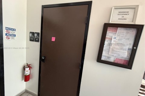 Immobilier commercial à vendre à Miami Beach, Floride № 1941252 - photo 19