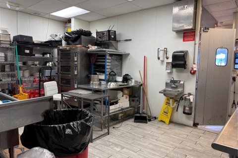 Immobilier commercial à vendre à Miami Beach, Floride № 1941252 - photo 12