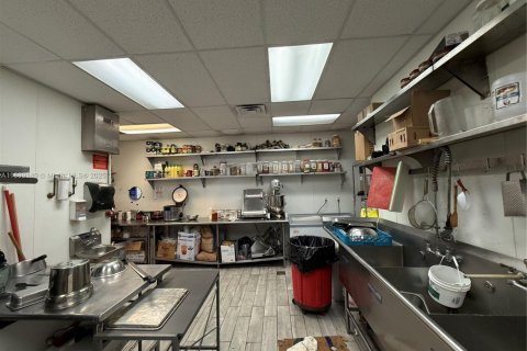 Immobilier commercial à vendre à Miami Beach, Floride № 1941252 - photo 11