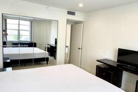 Condo in Hallandale Beach, Florida, 1 bedroom  № 1953361 - photo 6