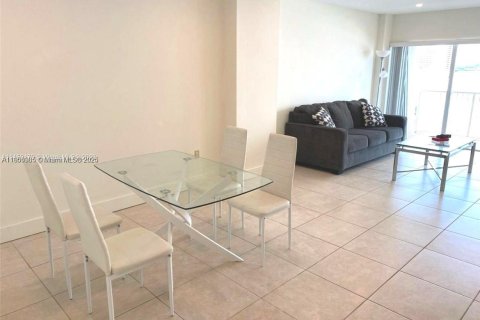 Condo in Hallandale Beach, Florida, 1 bedroom  № 1953361 - photo 14