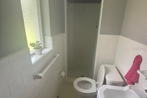 Propiedad comercial en alquiler en Brandon, Florida, 170.38 m2 № 1919939 - foto 14