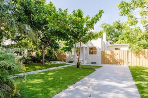 House in North Miami, Florida 3 bedrooms, 142.98 sq.m. № 1943560 - photo 23