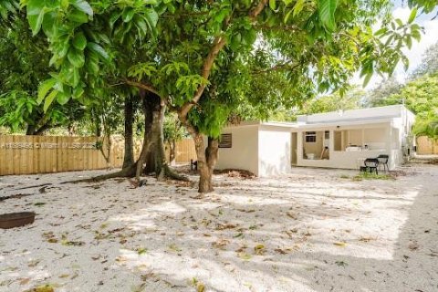 House in North Miami, Florida 3 bedrooms, 142.98 sq.m. № 1943560 - photo 30