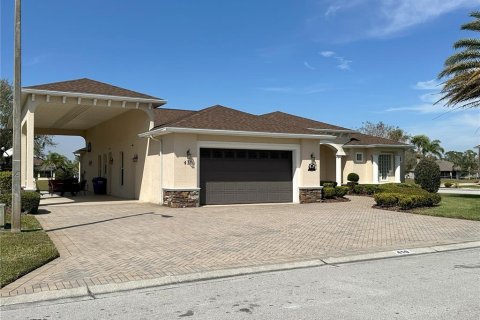 House in Polk City, Florida 4 bedrooms, 207.45 sq.m. № 1903976 - photo 2