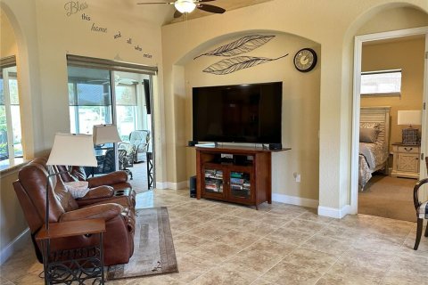 House in Polk City, Florida 4 bedrooms, 207.45 sq.m. № 1903976 - photo 8