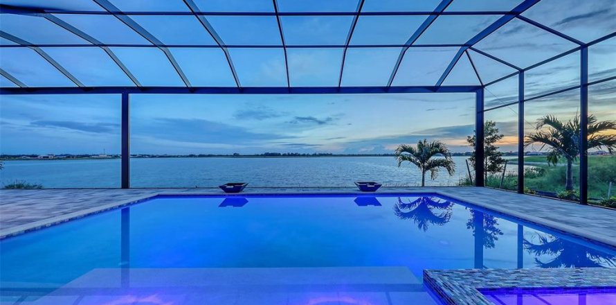 Casa en Sarasota, Florida 4 dormitorios, 398.09 m2 № 1899249