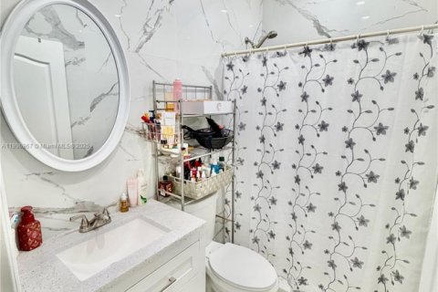 Снять в аренду таунхаус в Майами, Флорида 3 спальни, 116.31м2, № 1963602 - фото 12