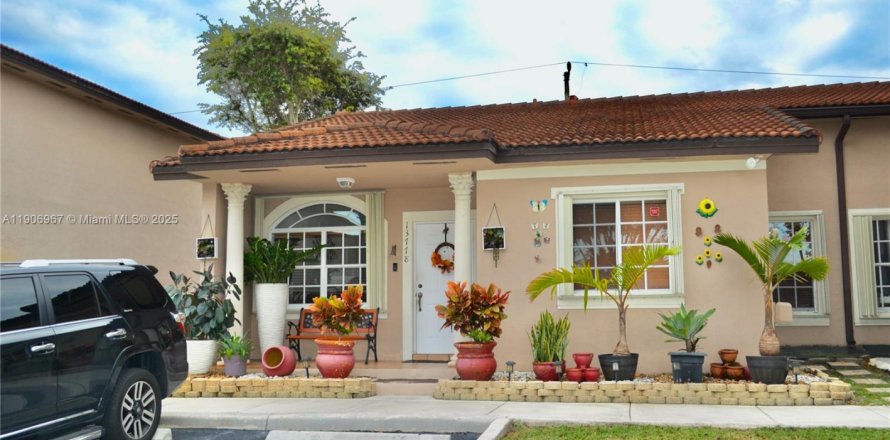 Таунхаус в Майами, Флорида 3 спальни, 116.31м2 № 1963602