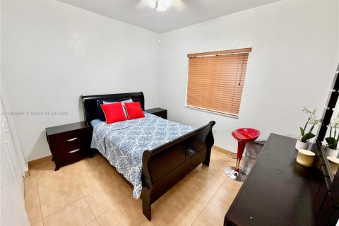 Снять в аренду таунхаус в Майами, Флорида 3 спальни, 116.31м2, № 1963602 - фото 13