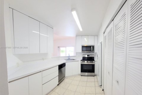 Copropriété à louer à Oakland Park, Floride: 2 chambres, 101.82 m2 № 2048762 - photo 7