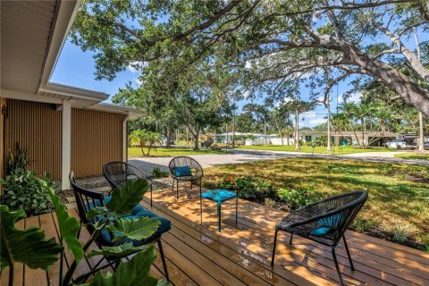 House in Dunedin, Florida 4 bedrooms, 204.38 sq.m. № 1796635 - photo 7