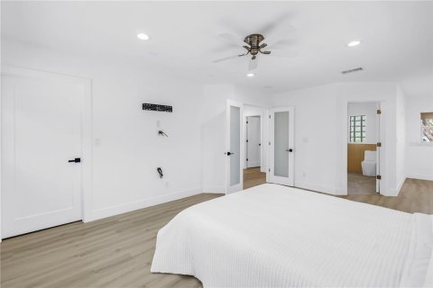 House in Dunedin, Florida 4 bedrooms, 204.38 sq.m. № 1796635 - photo 29