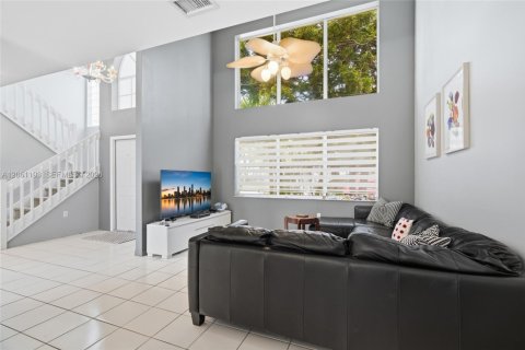 Villa ou maison à vendre à Miami, Floride: 3 chambres, 134.8 m2 № 2244084 - photo 9