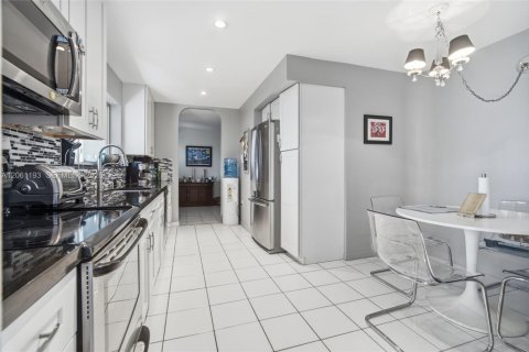 Casa en Miami, Florida 3 dormitorios, 134.8 m2 № 2244084