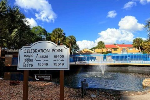 Condominio en alquiler en Miami Lakes, Florida, 2 dormitorios, 107.77 m2 № 2060977 - foto 5