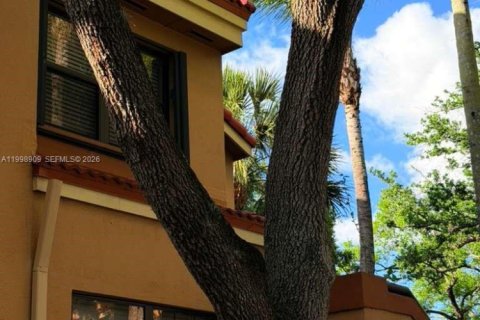 Condominio en alquiler en Miami Lakes, Florida, 2 dormitorios, 107.77 m2 № 2060977 - foto 3