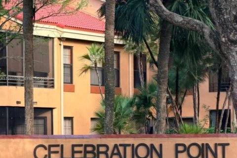 Condominio en Miami Lakes, Florida, 2 dormitorios  № 2060977