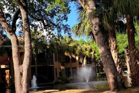 Condominio en alquiler en Miami Lakes, Florida, 2 dormitorios, 107.77 m2 № 2060977 - foto 11