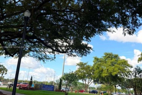 Condominio en alquiler en Miami Lakes, Florida, 2 dormitorios, 107.77 m2 № 2060977 - foto 28