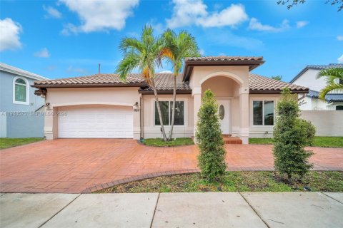 Casa en Hialeah, Florida 3 dormitorios, 163.14 m2 № 2020870