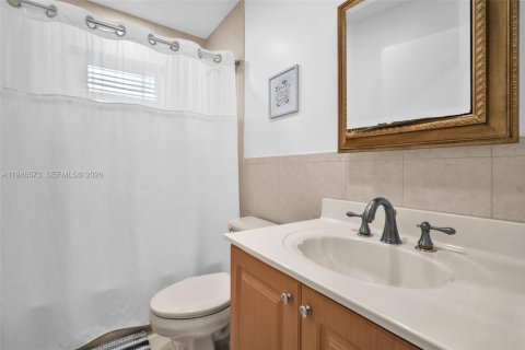 Casa en venta en Hialeah, Florida, 3 dormitorios, 163.14 m2 № 2020870 - foto 24