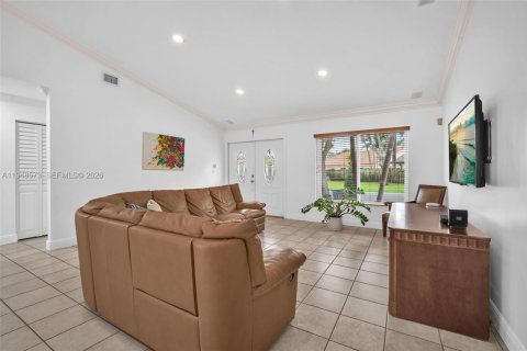 Casa en venta en Hialeah, Florida, 3 dormitorios, 163.14 m2 № 2020870 - foto 12