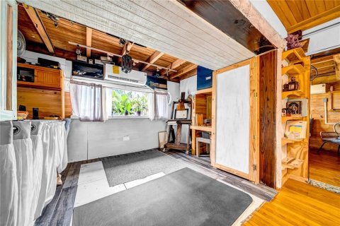 House in Redington Shores, Florida 2 bedrooms, 156.45 sq.m. № 1911880 - photo 7