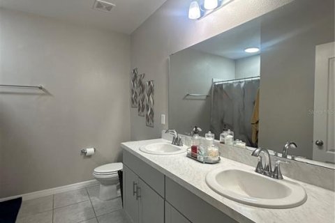 Villa ou maison à vendre à Poinciana, Floride: 4 chambres, 174.1 m2 № 2437270 - photo 4