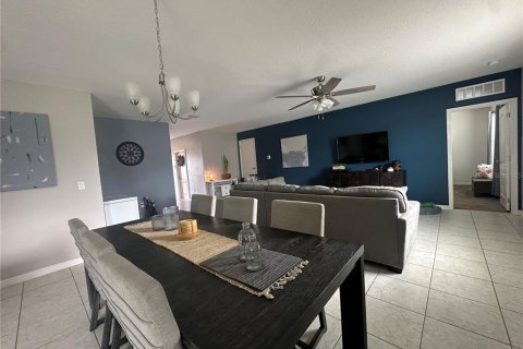 Villa ou maison à vendre à Poinciana, Floride: 4 chambres, 174.1 m2 № 2437270 - photo 17