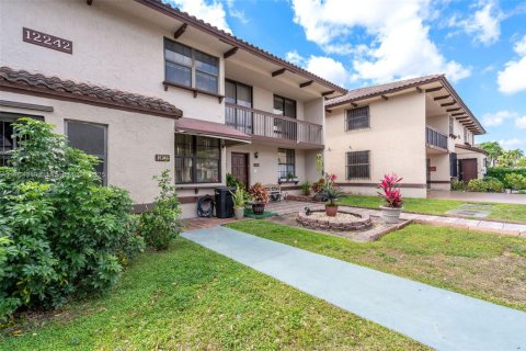 Condo in Miami, Florida, 2 bedrooms  № 1697347 - photo 26