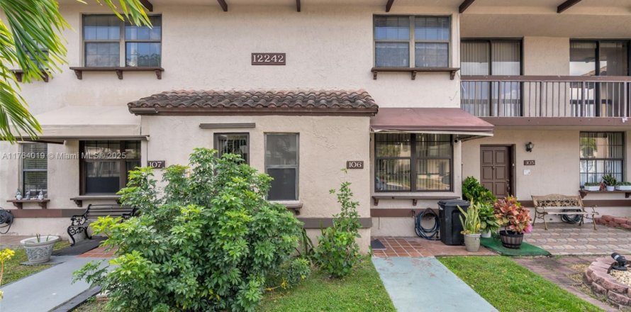 Condo in Miami, Florida, 2 bedrooms  № 1697347
